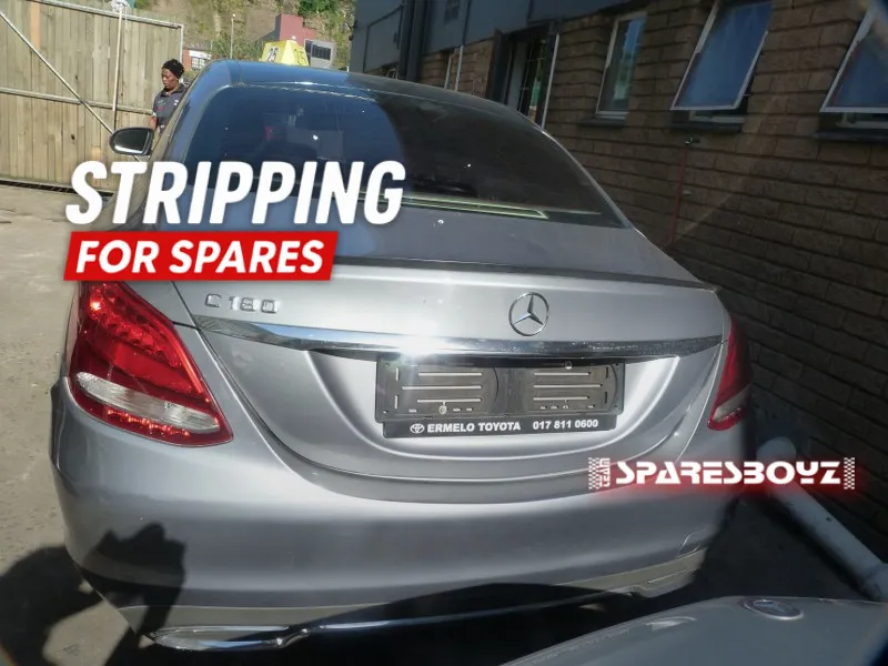 2016 Mercedes-Benz C-Class 274910 view 4