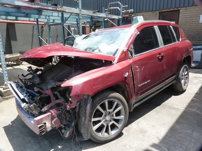 2014 Jeep Compass  view 5