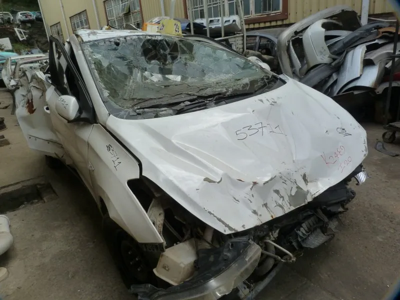 2015 Hyundai i20 G4LA view 4