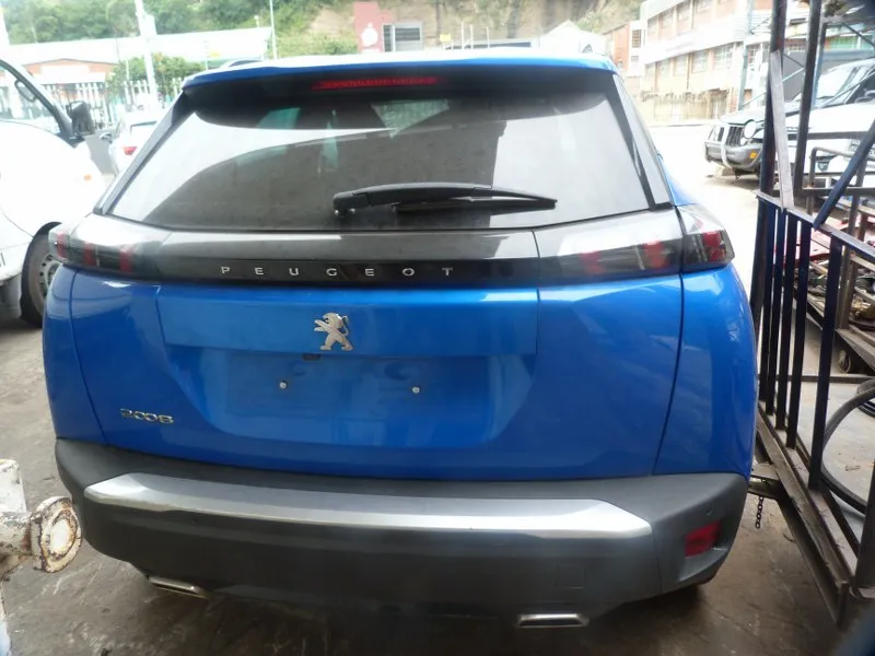 2022 Peugeot 2008  view 5