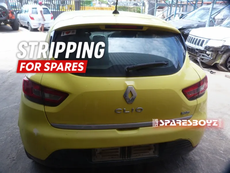 2013 Renault Clio H4B view 5