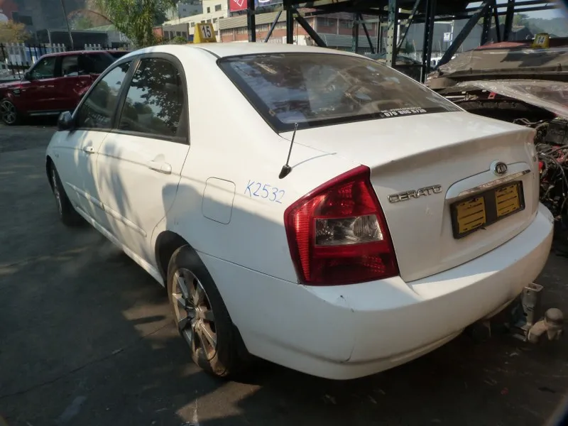 2006 Kia Cerato G4ED view 6