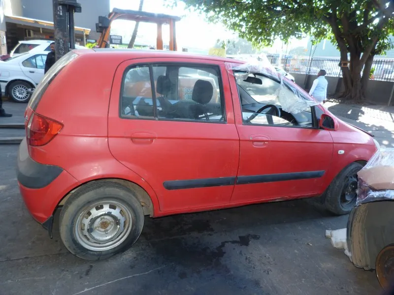 2009 Hyundai Getz G4EE view 4