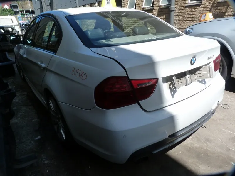 2011 BMW 3 Series N46 view 7