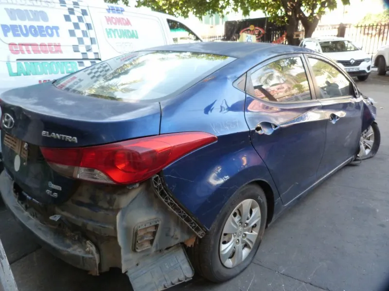 2013 Hyundai Elantra G4FG view 6