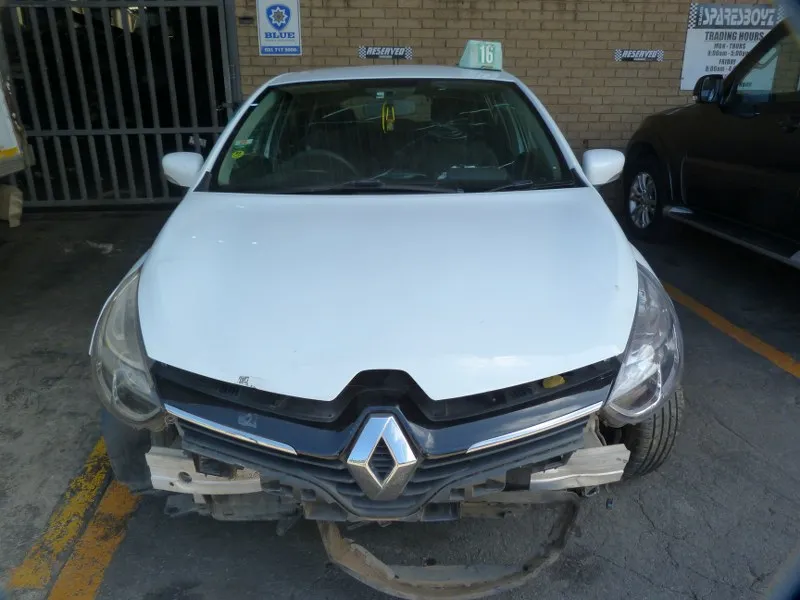 2017 Renault Clio H4BB view 2