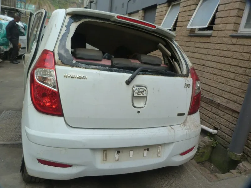 2011 Hyundai i10 view 4