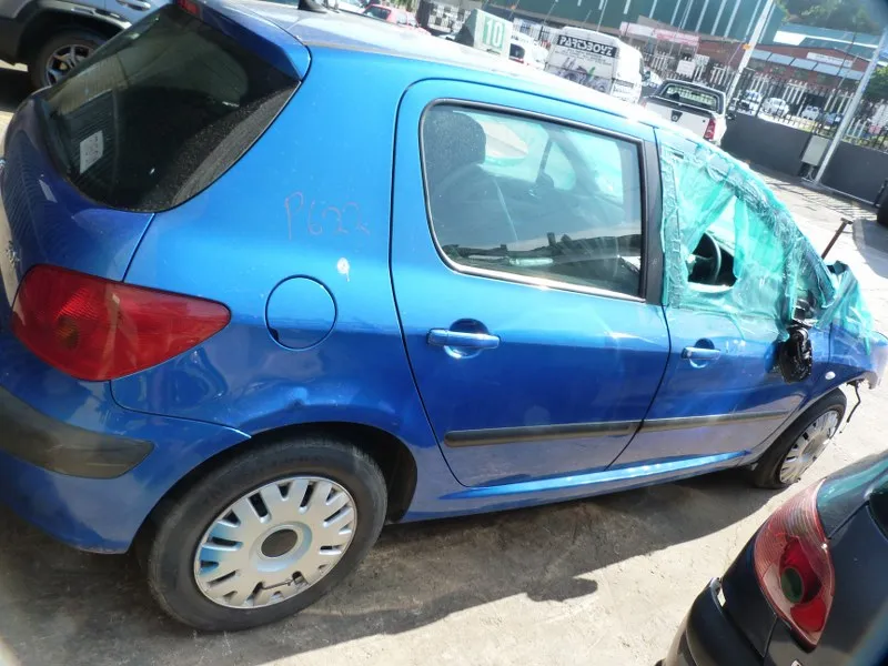 2003 Peugeot 307 10FX view 3