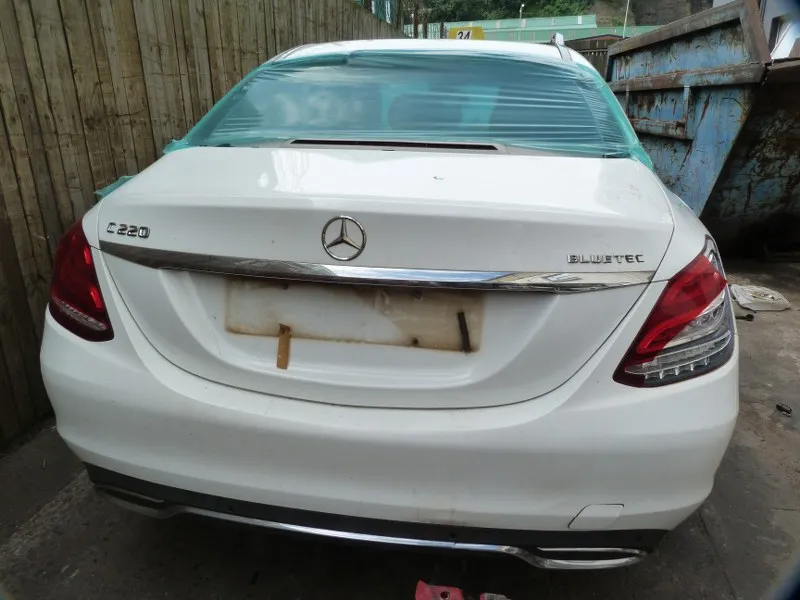 2015 Mercedes-Benz C-Class 651 view 7