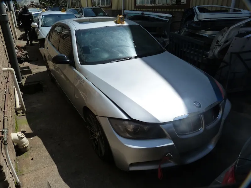 2008 BMW 3 Series N52N view 3