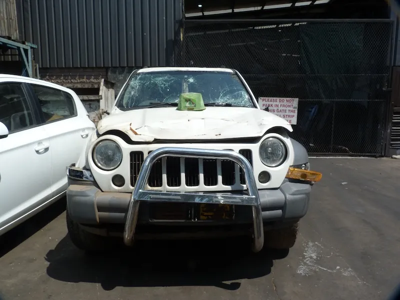2004 Jeep Cherokee  view 2