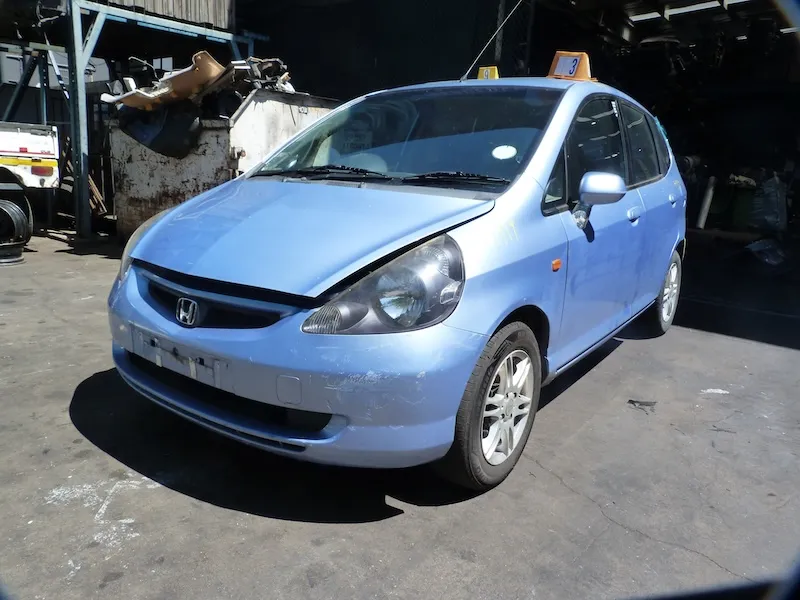 2004 Honda Jazz L13A1 view 2
