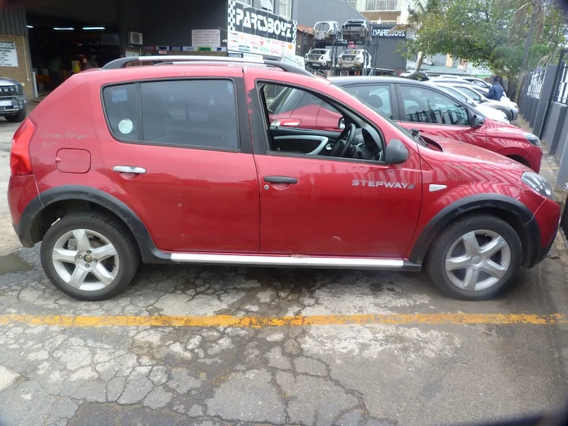 2012 Renault Sandero thumbnail 6