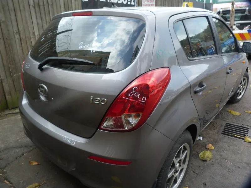 2013 Hyundai i20 G4LA view 7
