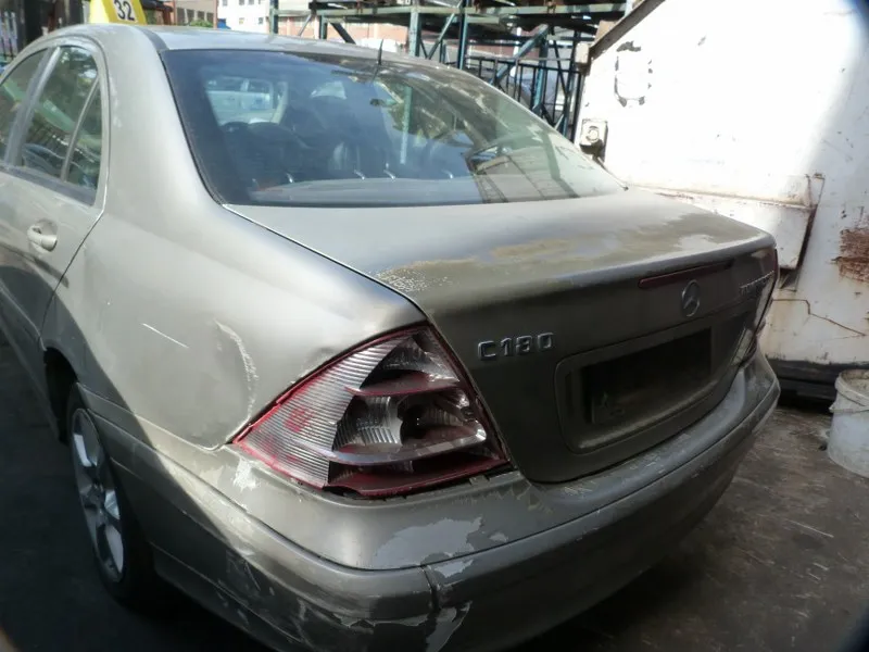 2006 Mercedes-Benz C-Class 271 view 5
