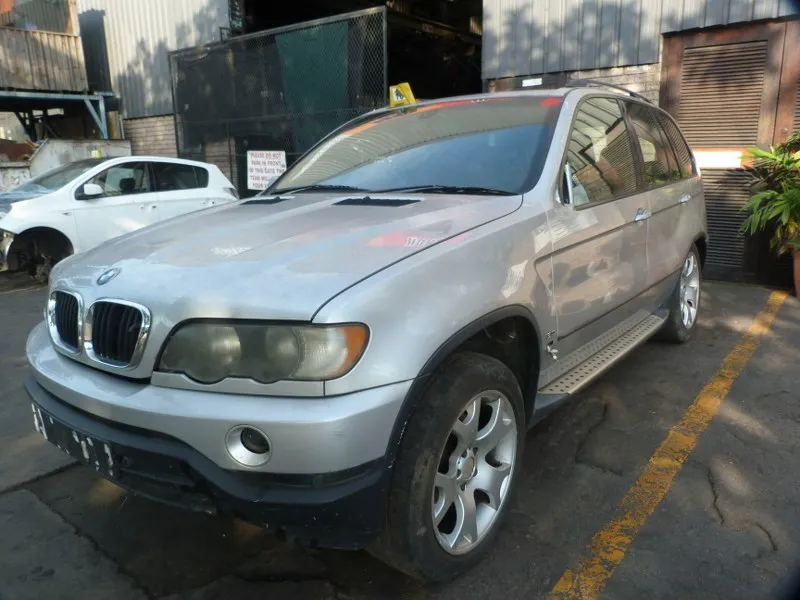 2002 BMW X5 M54 view 3