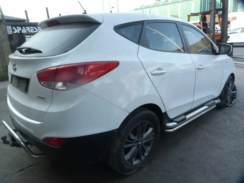 2015 Hyundai ix35 G4HA view 5