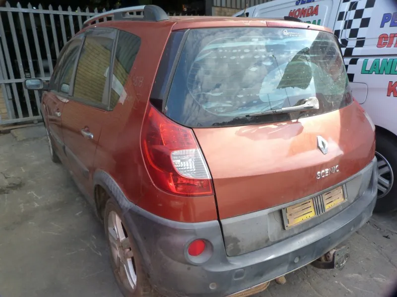 2005 Renault Scenic  view 6