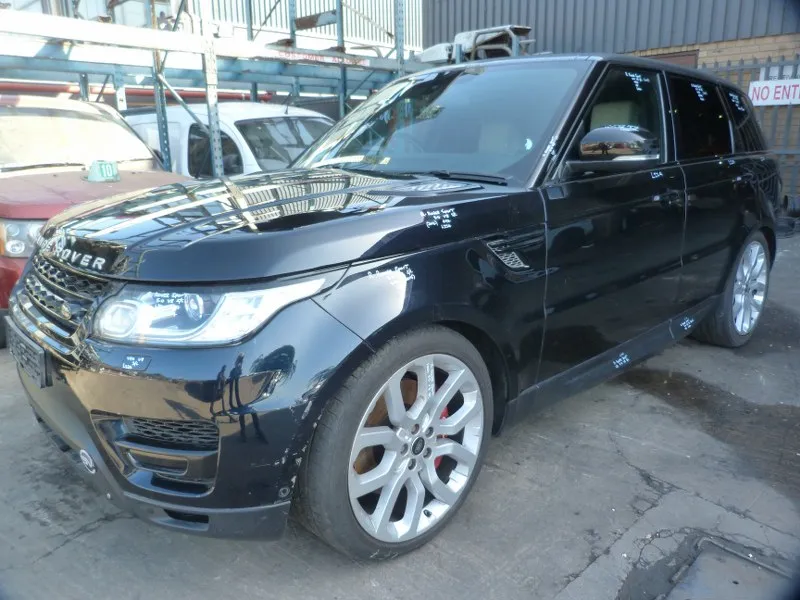 2013 Land Rover Range Rover Sport view 3