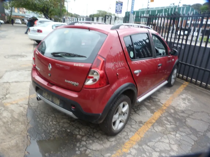2012 Renault Sandero K7M view 5