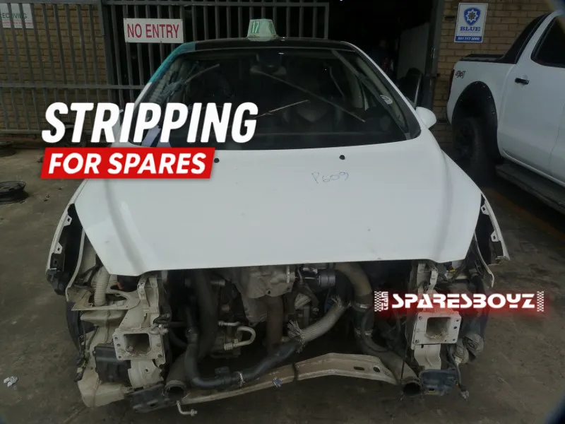 2011 Peugeot 308 10FJ view 2