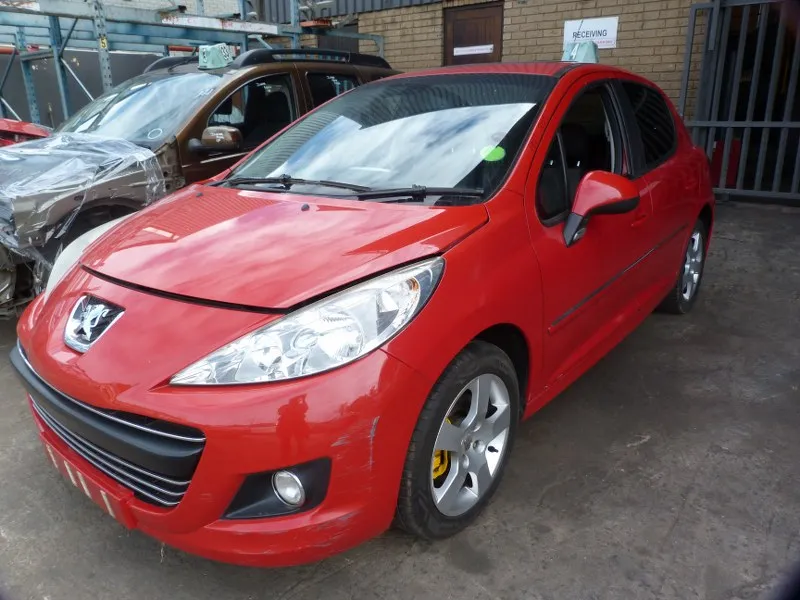 2010 Peugeot 207 10FH view 4