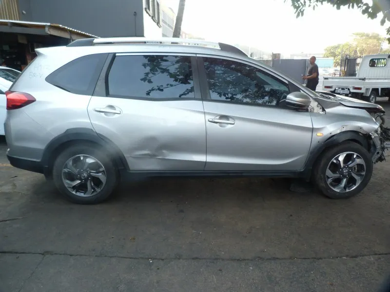 2018 Honda BR-V L15Z1 view 4
