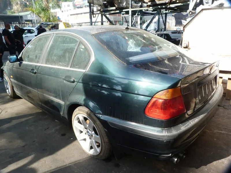2001 BMW 3 Series M54 view 6