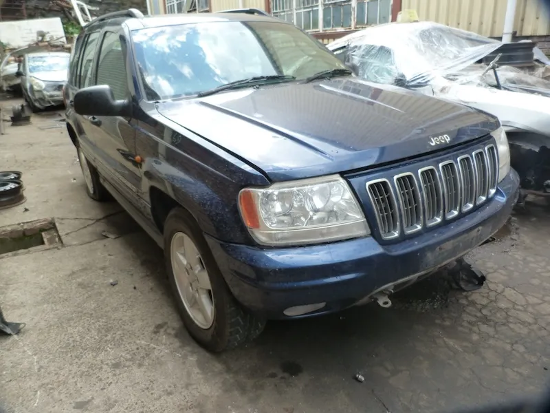 2002 Jeep Grand Cherokee  view 3