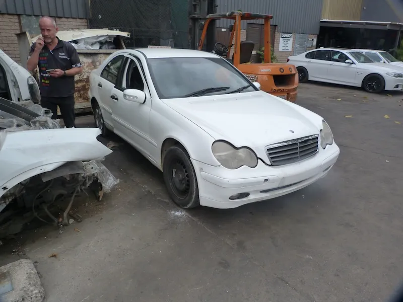 2003 Mercedes-Benz C-Class thumbnail 4