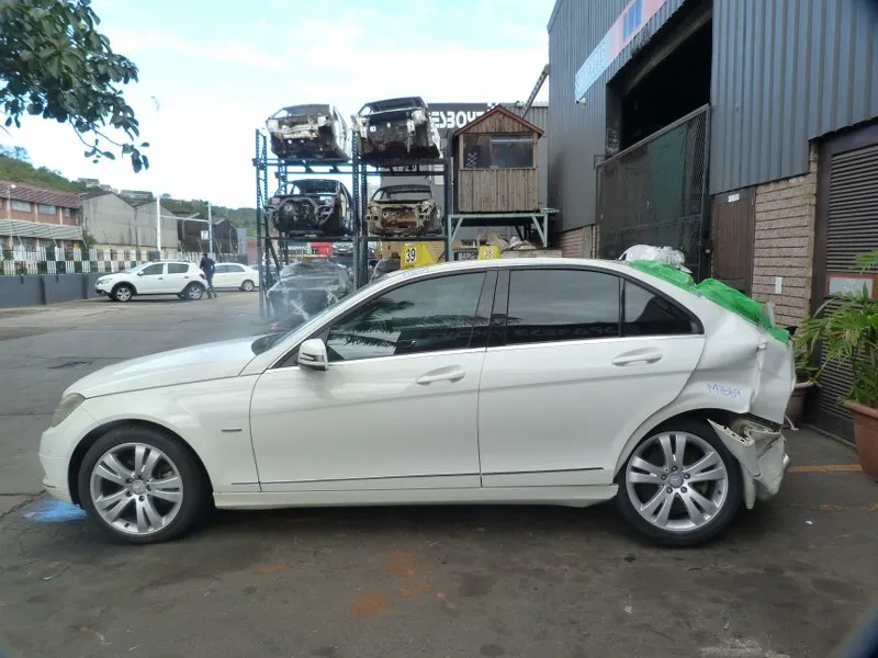 2010 Mercedes-Benz C-Class 651 view 8