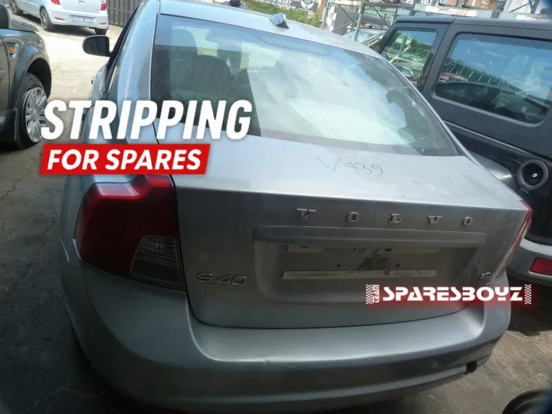 2010 Volvo S40  view 4