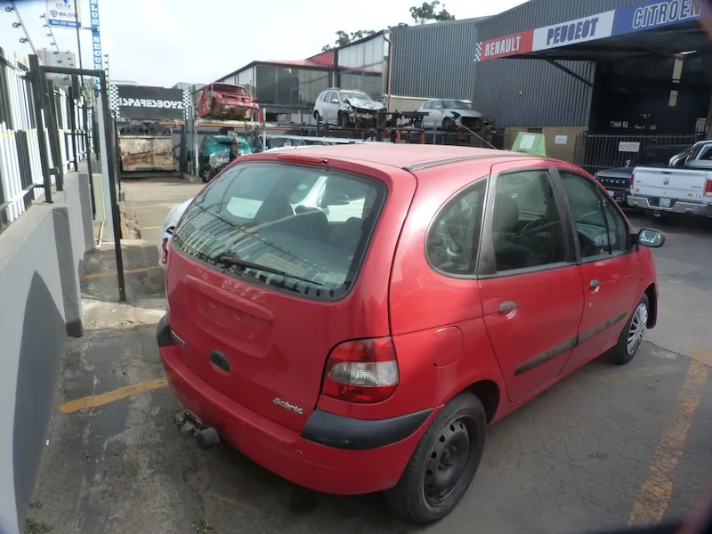 2001 Renault Scenic  view 5