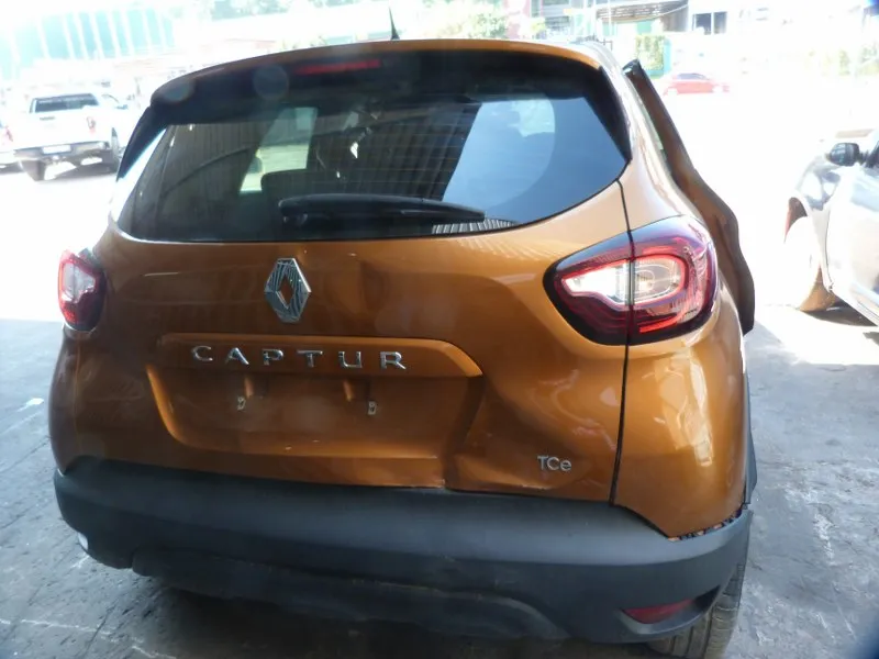 2019 Renault Captur H4B view 9