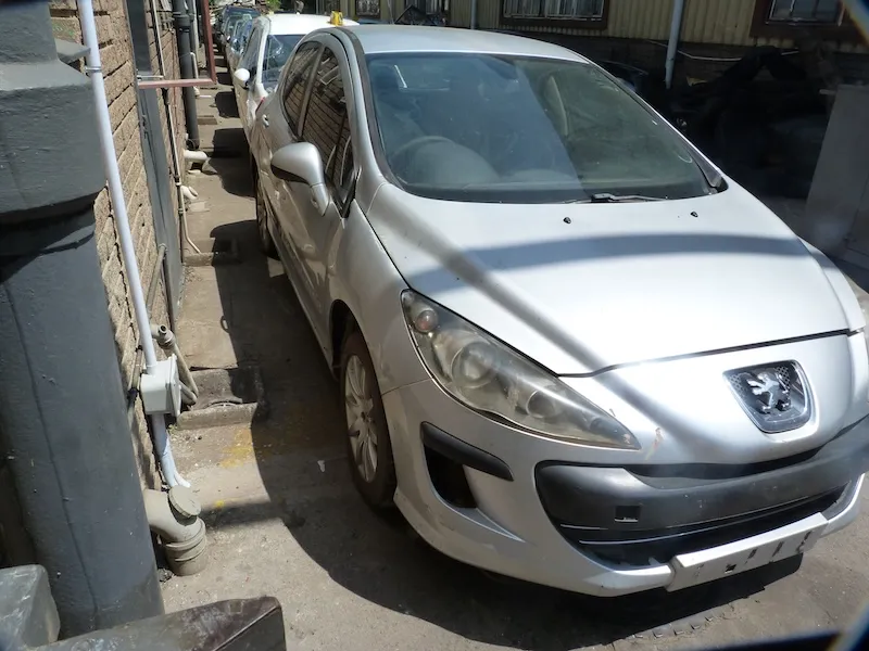 2010 Peugeot 308 10FH view 5