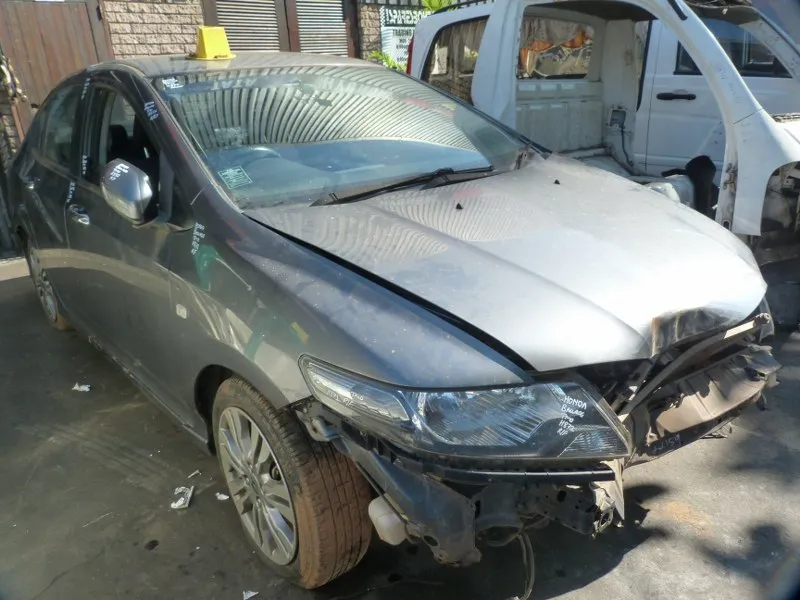2012 Honda Ballade view 3