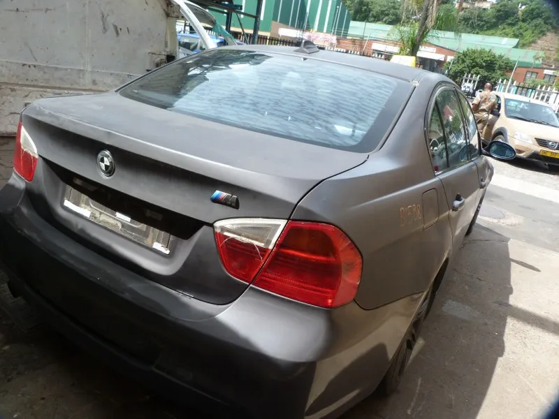 2005 BMW 3 Series N46 view 5