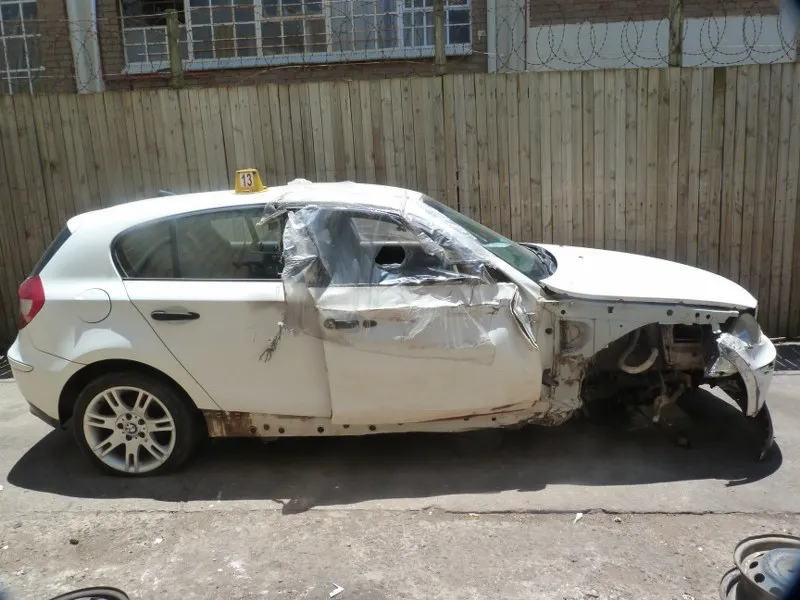 2006 BMW 1 Series N45 view 5