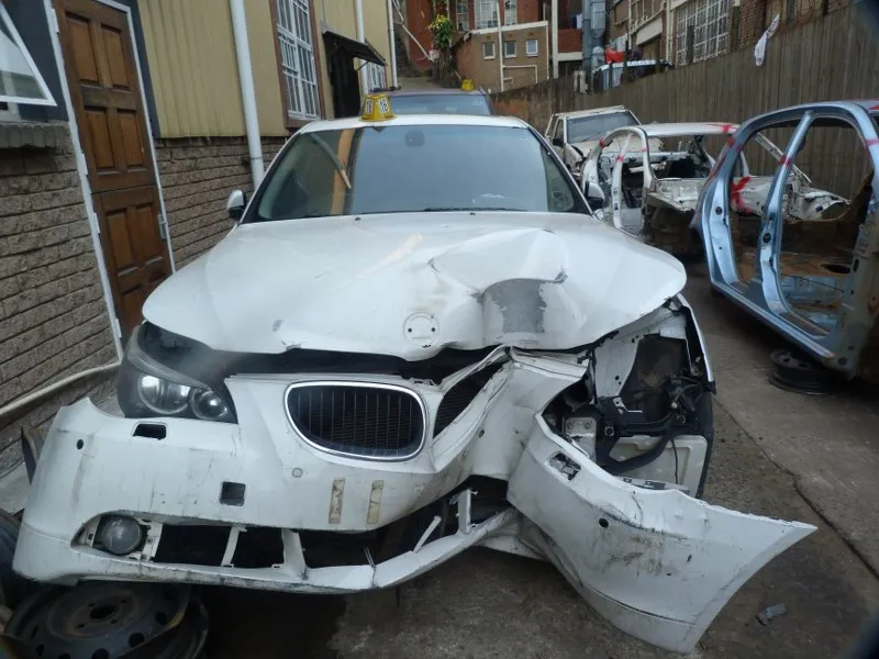 2004 BMW 5 Series M54 view 2