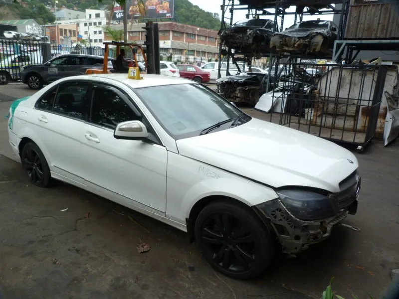 2007 Mercedes-Benz C-Class 646820 view 2