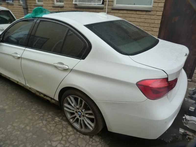 2015 BMW 3 Series  view 3