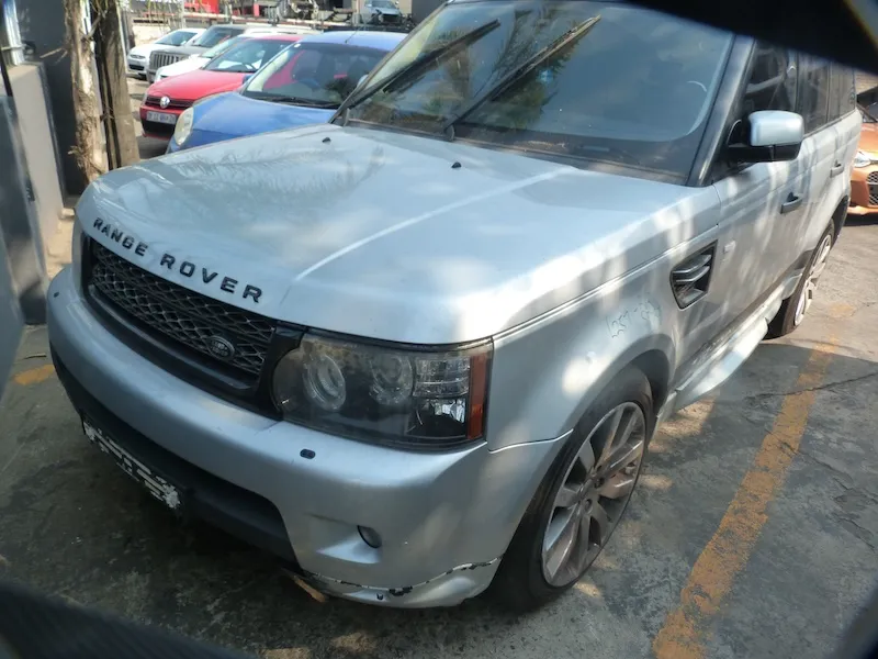 2008 Land Rover Range Rover  view 2