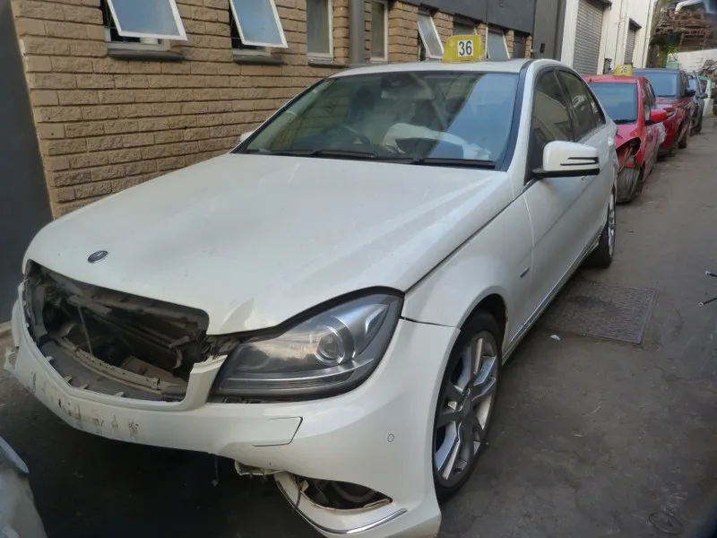2011 Mercedes-Benz C-Class 651 view 2