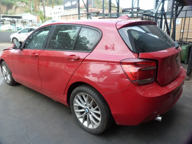 2014 BMW 1 Series view 6