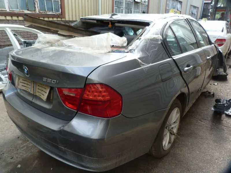 2010 BMW 3 Series N46N view 7