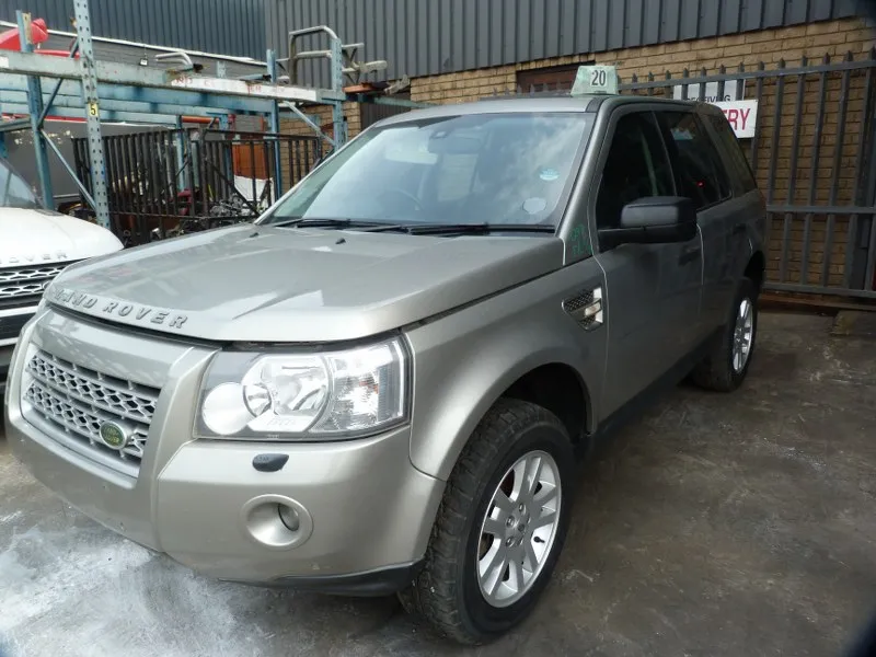 2010 Land Rover Freelander  view 4