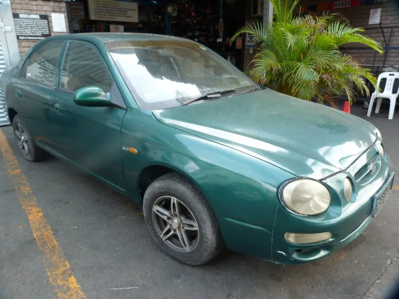 2000 Kia Shuma  view 4