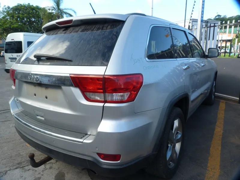 2013 Jeep Cherokee  view 6