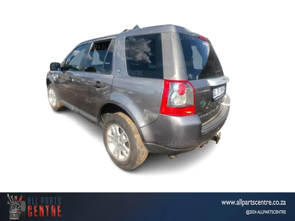 2010 Land Rover Freelander 224DT view 3