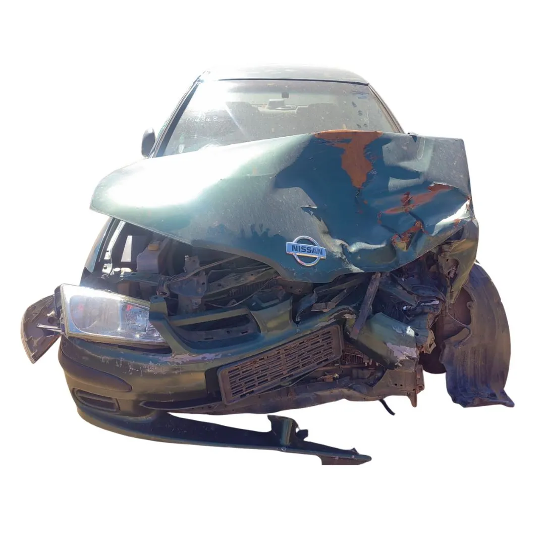 2002 Nissan Almera QG16 view 4